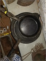 cast iron waffle maker and pan