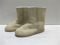 UGGs Boots Sz 12 Pre-Owned