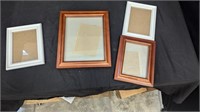 lot of 2/white and 2/brown picture frames