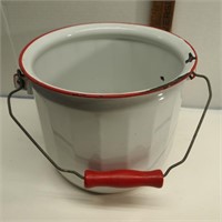Enamelware Chamber Pot/Red-White