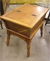 Solid Wood End Table w/ Flip Top & Storage