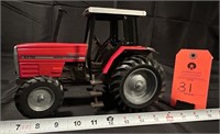 6170 Massey Ferguson 1996 Farm Show Model Tractor