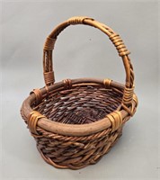 Canadian Willow Hand-Woven Basket vtg