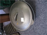 Lodge Castiron Dutch oven