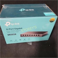 New in Box  TP Link 8 port  Switch 4 port POE