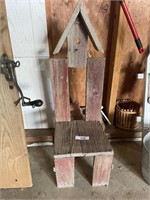 BARN BOARD PLANT STAND