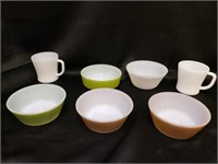 Federal Glass-5 Bowls 2 Mugs