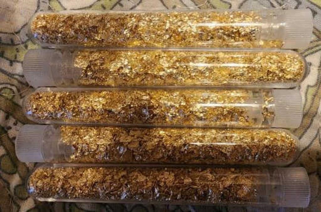 GOLD FLAKES