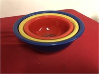 Nest of 3 Colored Glass Mixing Bowls