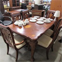 DINING TABLE WCLAW FT / 6 CHAIRS & 18" LEAF