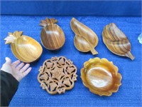 5 monkeypod bowls & wooden trivet