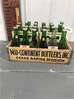 Mid-Continent Bottlers Inc wood pop crate w/ 7-up