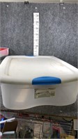 35 qt tote with lid