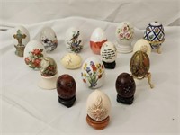 Estate Lot Decorative Eggs and other small items