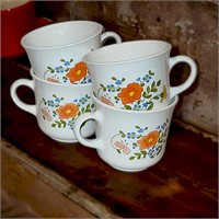 4 Vintage Corningware "Wildflower" Teacup