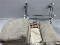 Over the door towel racks (2) , towels