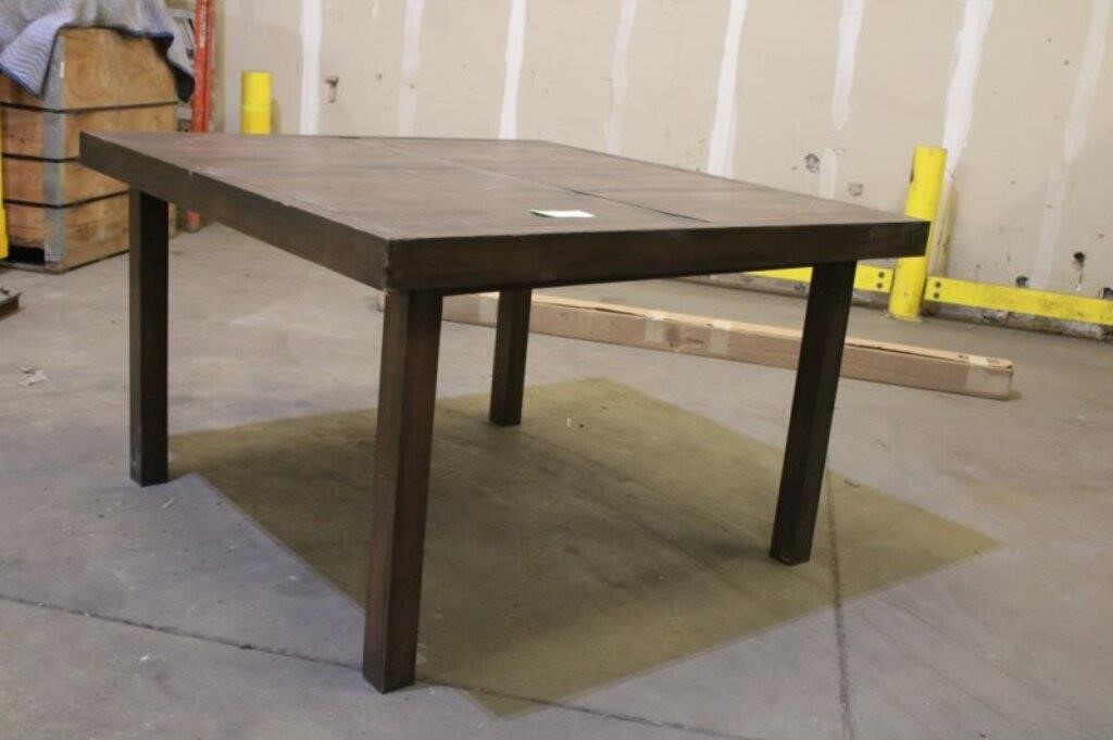 Table Approx 60"x60"x38"