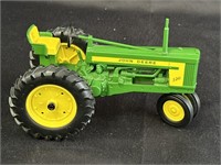 Ertl JD 520 Tractor