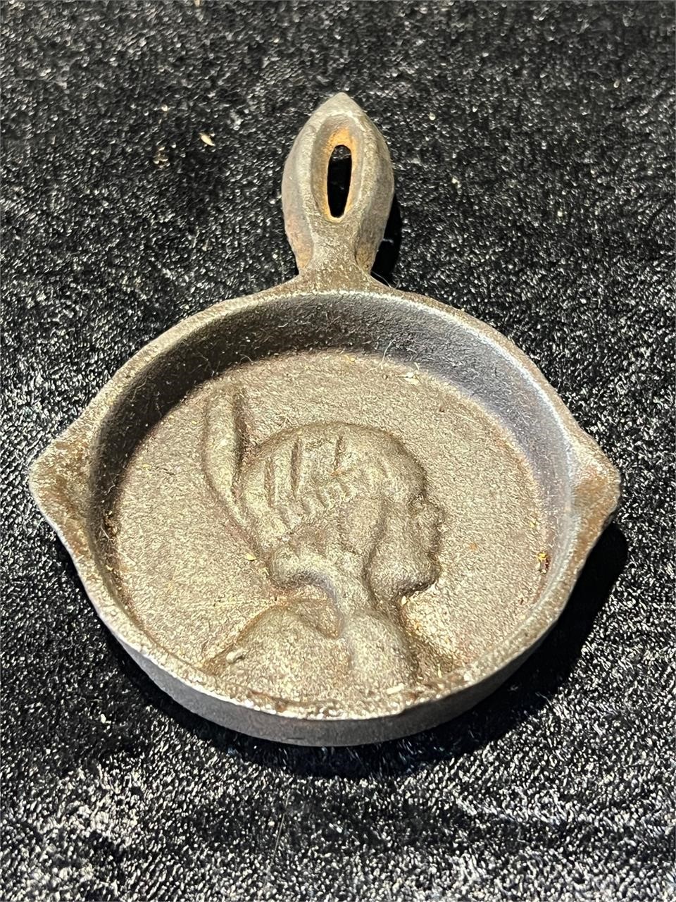 NATIVE AMERICAN MINI SKILLET 4 1/4"X 3"