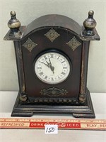 NICE QUARTZ MANTEL CLOCK