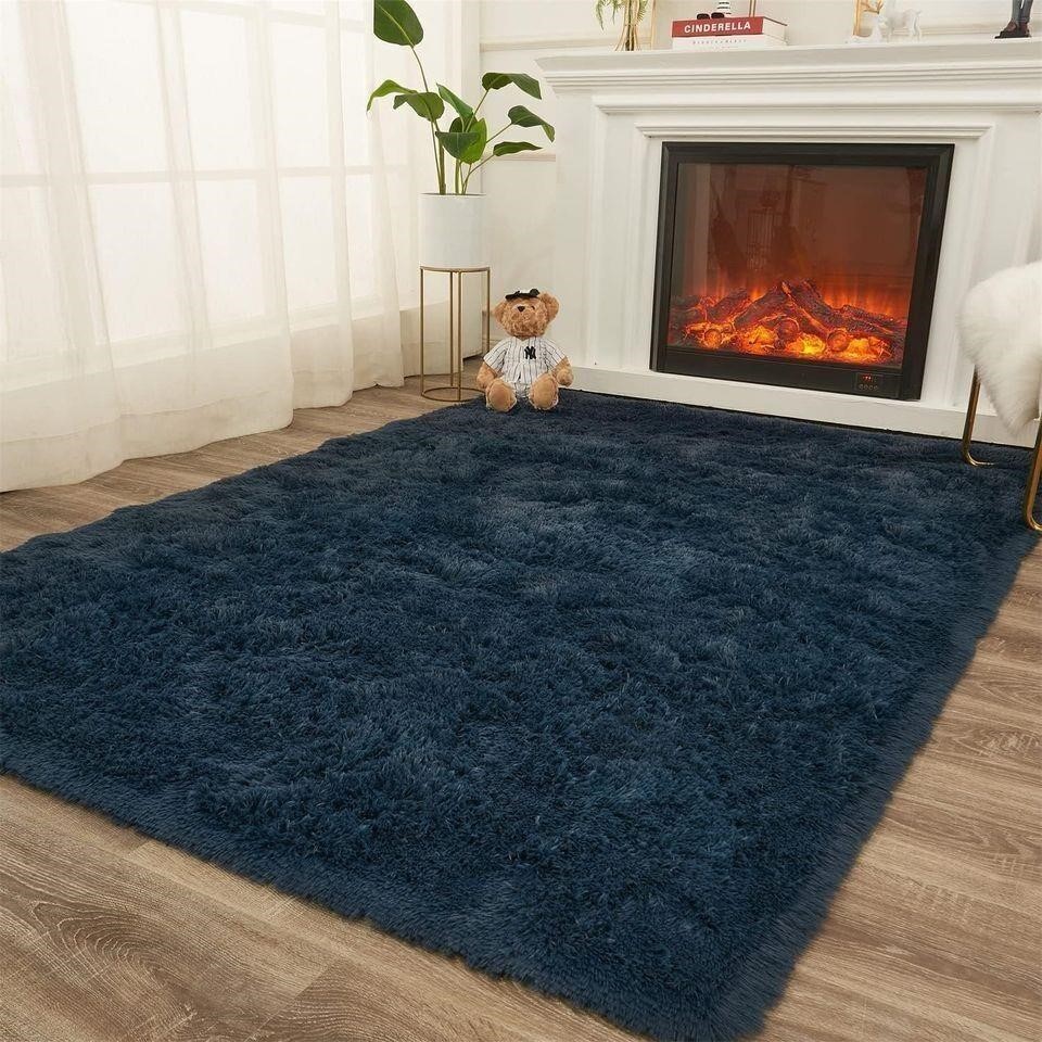 Vacuum Sealed 8' x 10' Lightweight Navy Shag Rug