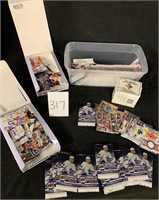 Assorted hockey cards