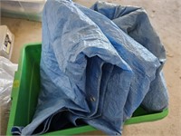 Tote w/2 tarps condition unknown