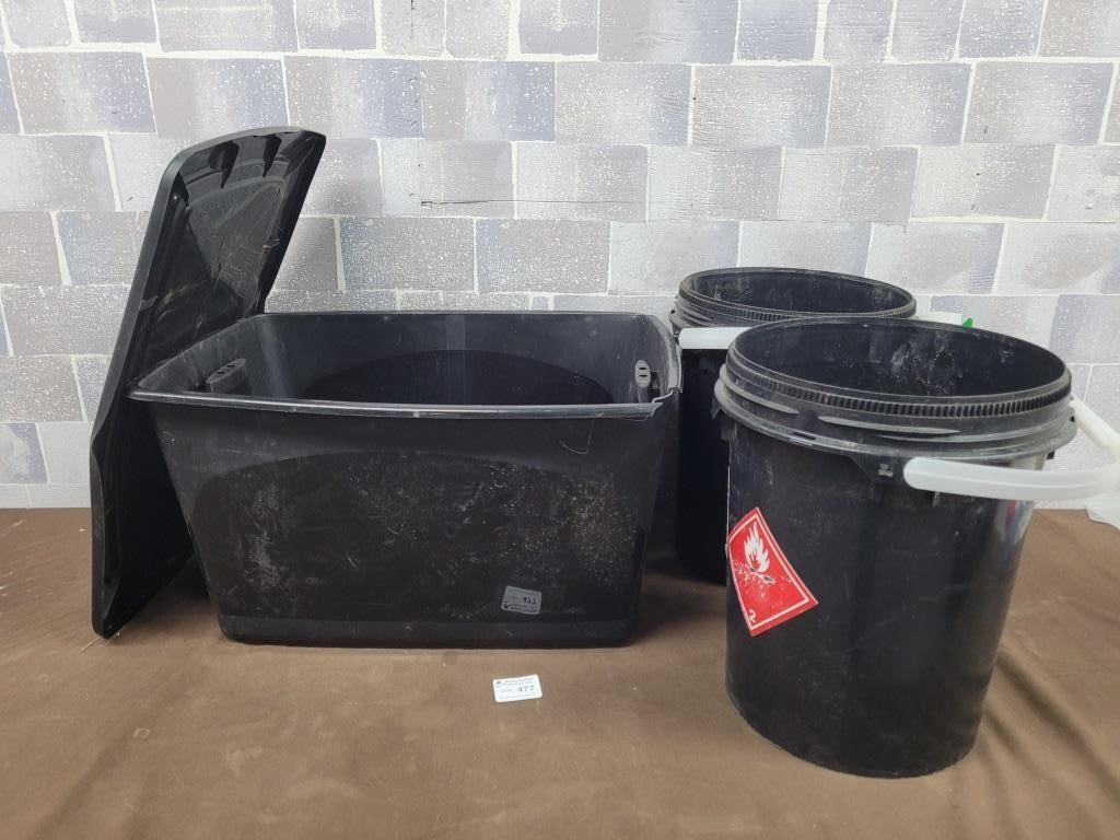Buckets and bin with lid