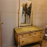 Distressed Ladies Dresser w/ Mirror