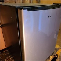 Amana Mini Refrigerator