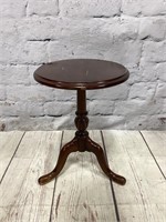 Thomasville Monticello Cherry Candle Stand