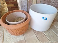 3 OUTDOOR FLOWER OR PLANT POTS