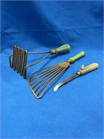 Vintage Kitchen Utensils 3pc