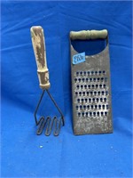 Vintage Kitchen Utensils 2pc