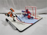 Eric Lindros VS Andy Moog Freeze Frame Figure