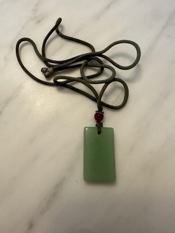CHINESE JADE STONE NECKLACE NOTE