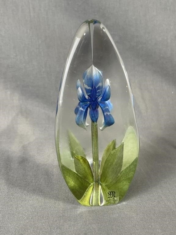 Mats Jonasson Sweden Flower Blue Lily Paperweight
