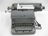 Vtg Royal Superior Mechanical Typewriter
