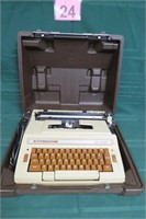 Smith Corona Typewriter w/ Case