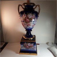 Large vase/urn