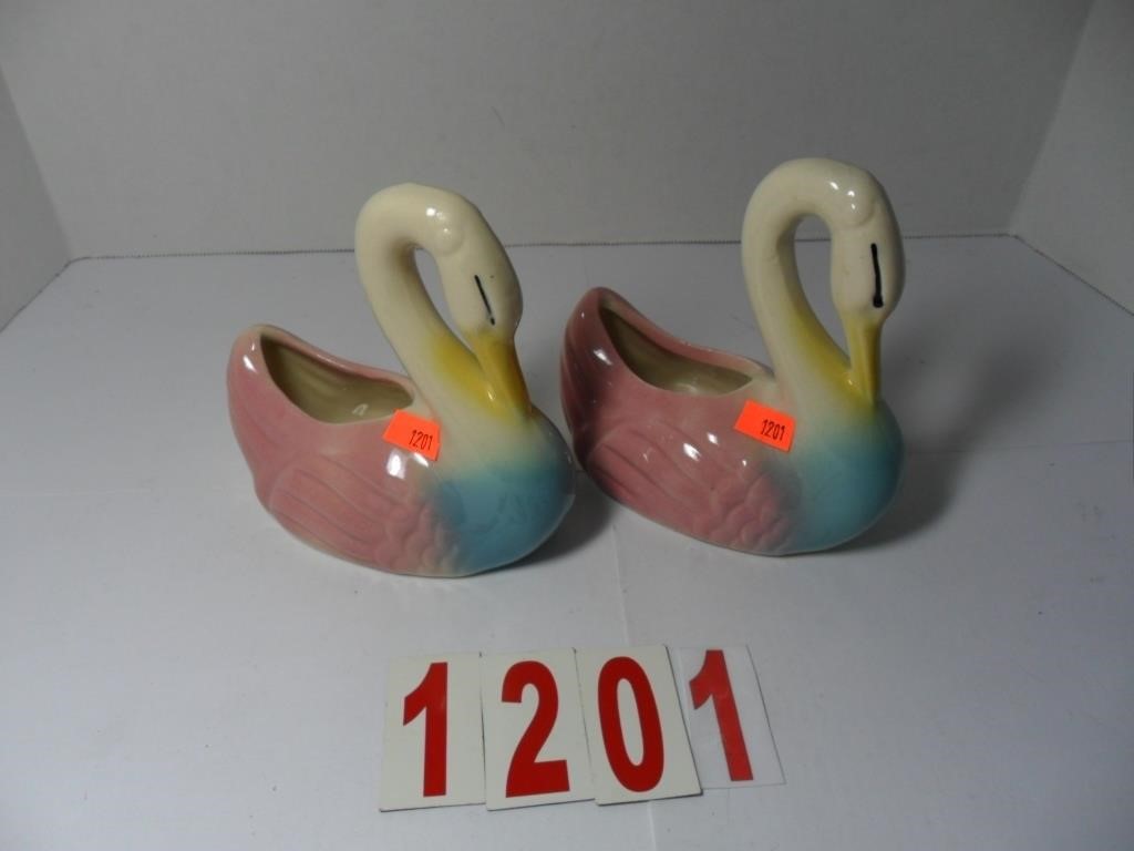 Junw 2024 Swan and Flamingo Figurines Auction