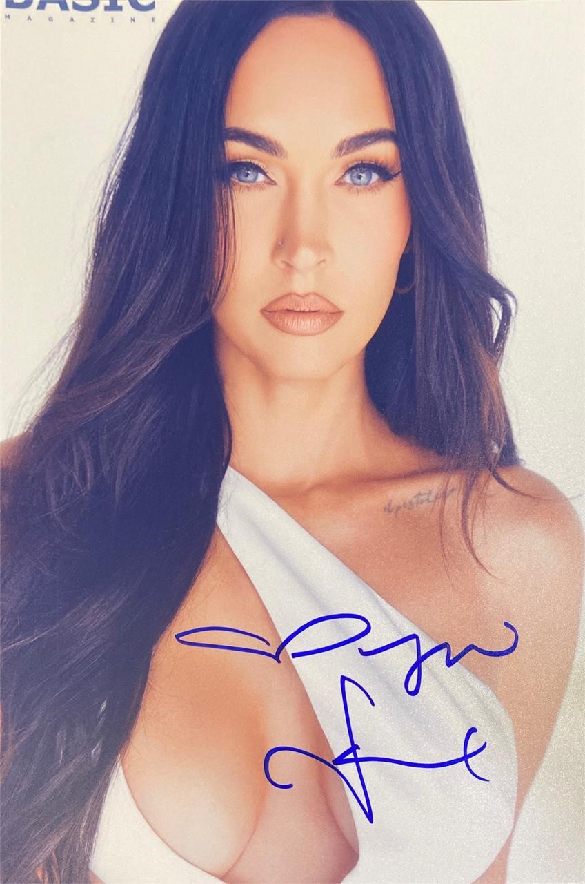 Autograph  
Megan Fox Photo