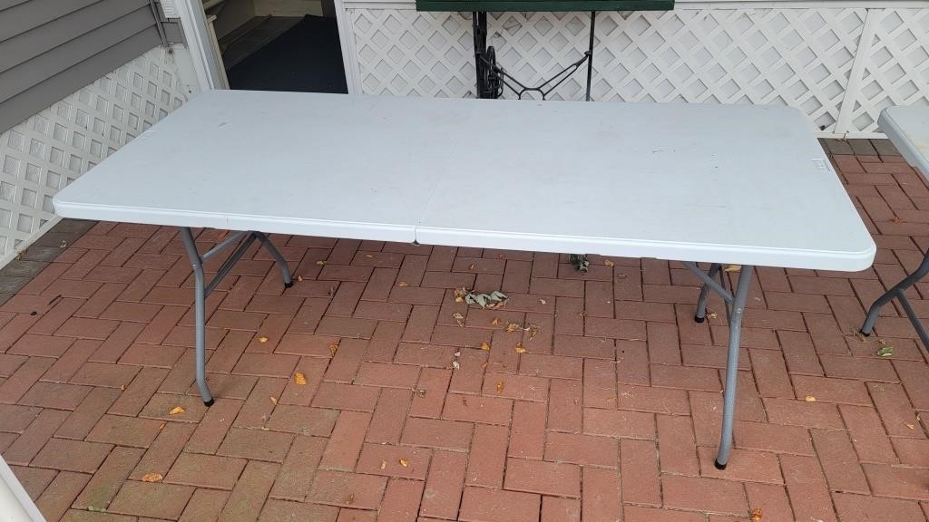 6ft folding plastic table