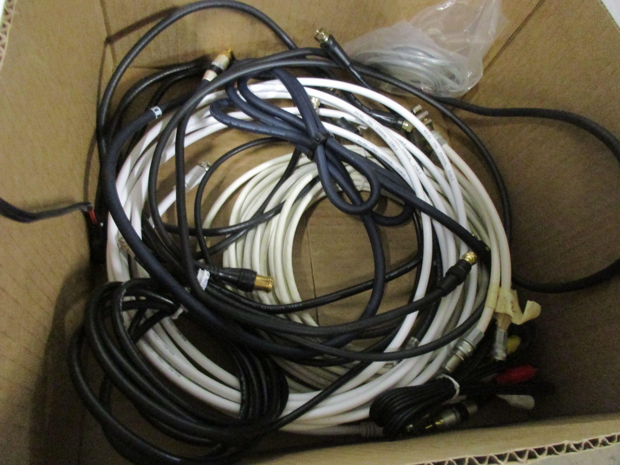 $Deal Lot of cables and cords