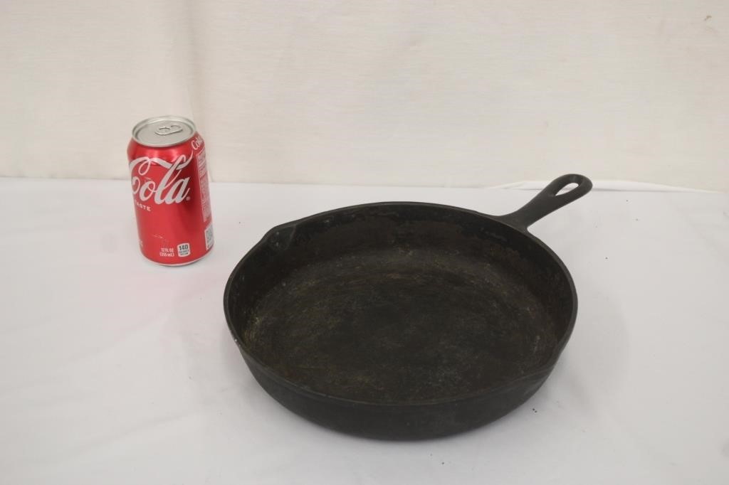 10 5/8" Cast Iron Frying Pan Made In USA No. 8