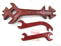 2 Wrenches
