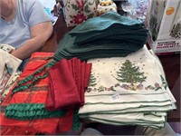 CHRISTMAS TABLE LINENS