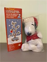 Peanuts Charlie Brown Christmas Tree, Santa Snoopy