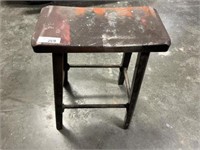 Metal stool 24”