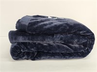 NAVY KING SIZE KIRKLAND PLUSH BLANKET